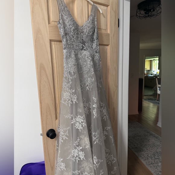 BRAND NEW- CatWalk Couture Gown (Lebanese designer) - Picture 3 of 7